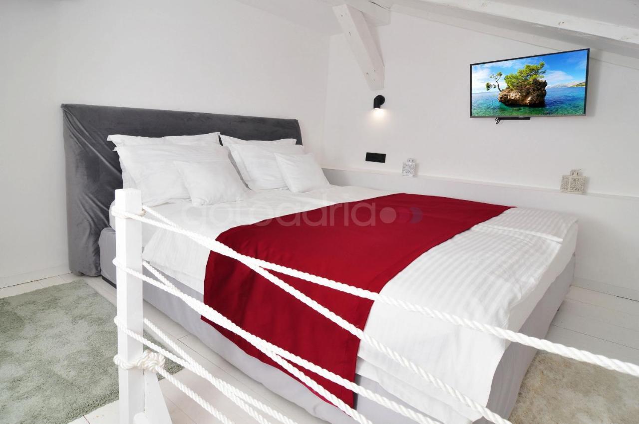 Beachfront Deluxe B&B Makarska Exterior foto